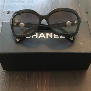 Chanel authentic pearl sunglasses